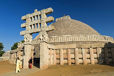 Stupas of Sanchi, UNESCO World Heritage site, built by King Ashoka, Mauryan dynasty, Sanchi, Vidisha in Madhya Pradesh, North India, India, Asia