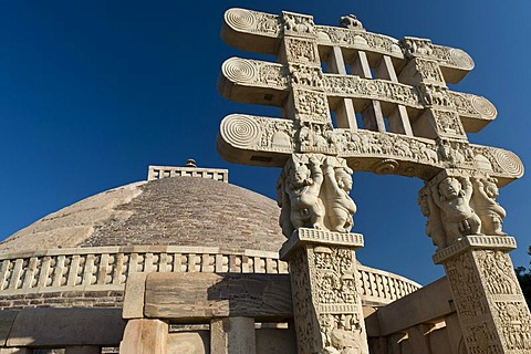 Stupas of Sanchi, UNESCO World Heritage site, built by King Ashoka, Mauryan dynasty, Sanchi, Vidisha in Madhya Pradesh, North India, India, Asia