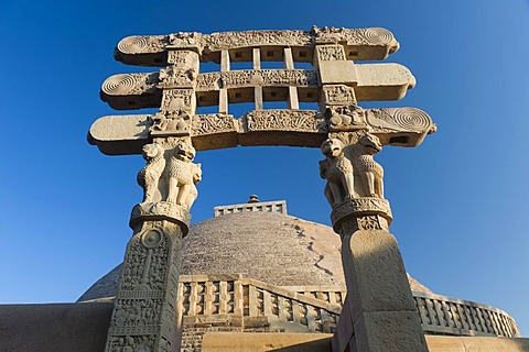 Stupas of Sanchi, a UNESCO World Heritage site, built by King Ashoka, Mauryan dynasty, Sanchi, near Vidisha, Madhya Pradesh, northern India, India, Asia