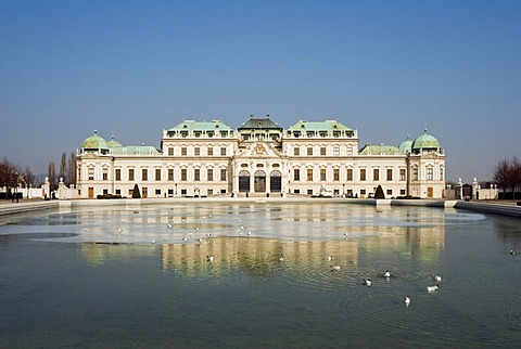 Oberes or Upper Belvedere, Palace Museum, with pond at front, Schloss Belvedere castle, Wien, Vienna, Austria, Europe