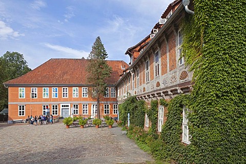 Schloss Bleckede Castle, Naturpark Elbufer-Drawehn nature reserve, Lower Saxony, Germany