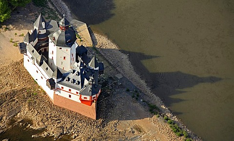 Aerial view, Altes Zollhaus building, low water, Lorch, Palatinate region, Hesse, Germany, Europe
