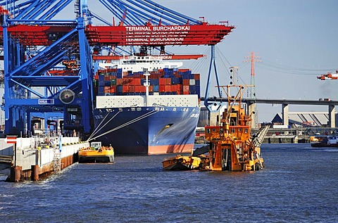 Dredging ship, Odin, dredging the Elbe River, Waltershofer Harbour, Hamburg, Germany, Europe