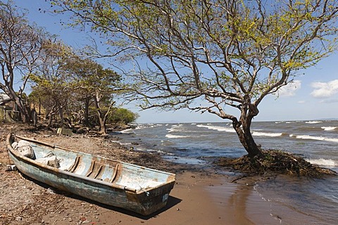 House with boat on Lago de Nicaragua, San Jorge, Nicaragua, Central America