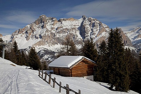 Hut, Badia, Val Badia, Fanes-Sennes-Prags Nature Park, Dolomites, South Tyrol, Italy, Europe