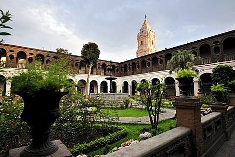 Cloister of the Dominican convent of Nuestra Senora del Rosario, Lima, UNESCO World Heritage Site, Peru, South America