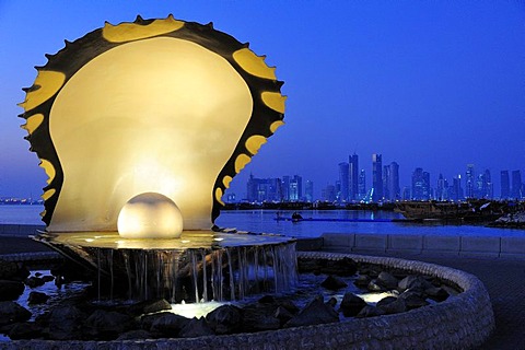 Pearl and Oyster Fountain, Corniche, Doha, Qatar, Middle East