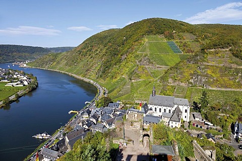 View from the Burg Metternich castle ruins on church and abbey of Beilstein, Moselle, Rhineland-Palatinate, Germany, Europe