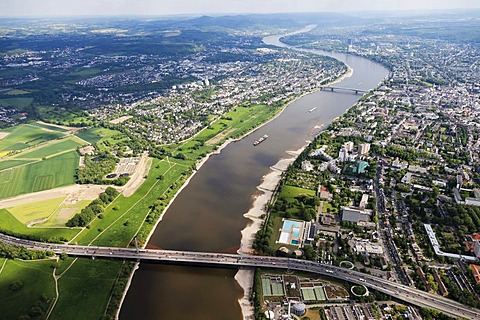 Aerial view, Bonn, highway bridge, Friedrich-Ebert-Bruecke, looking towards the south up the river Rhine, Rhineland, North Rhine-Westphalia, Germany, Europe