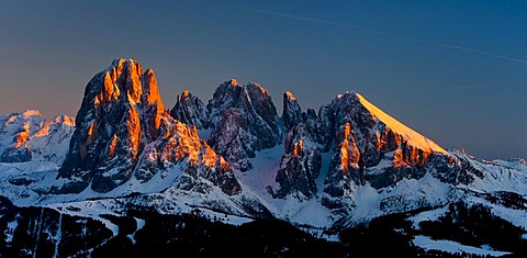 Langkofel mountain and Plattkofel mountain, Marmolada mountain at the back, Raschoetz Alp above Val Gardena valley, Dolomites, province of Bolzano-Bozen, Italy, Europe