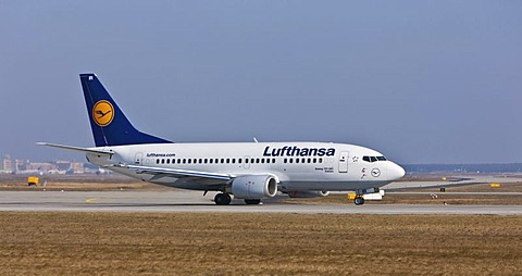 Lufthansa Boeing 737-500 during take-off at Frankfurt Airport, Frankfurt, Hesse, Germany, Europe