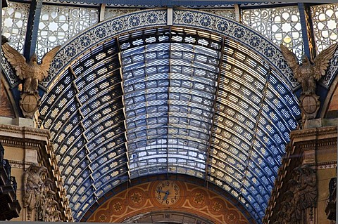 Entrance from Piazza della Scala, Galleria Vittorio Emanuele gallery, Milan, Lombardy, Italy, Europe