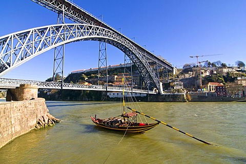 Maria Pia bridge over the Rio Douro river, Porto, Portugal, Europe