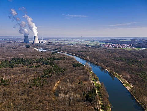 Gundremmingen nuclear power plant, Danube river, Swabia, Bavaria, Germany, Europe