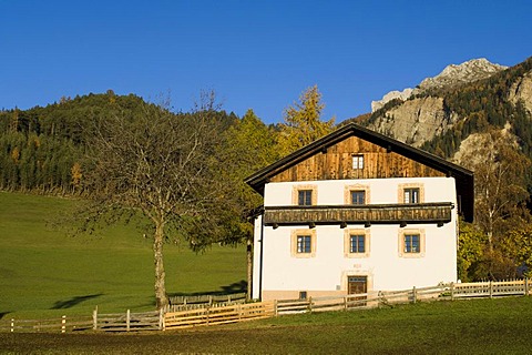 Traditional house, Santa Maddalena, Val di Funes, Dolomites, Bolzano province, Trentino-Alto Adige, Italy, Europe