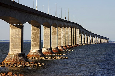 Confederation Bridge between mainland New Brunswick and Prince Edward Island, Canada, North America