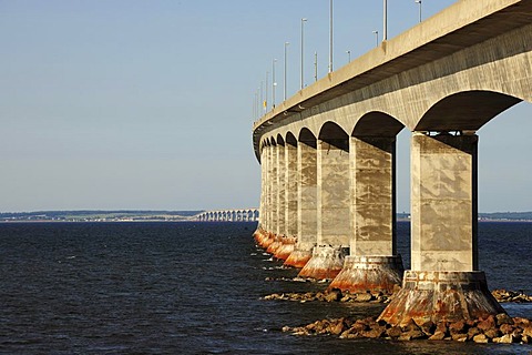 Confederation Bridge between mainland New Brunswick and Prince Edward Island, Canada, North America