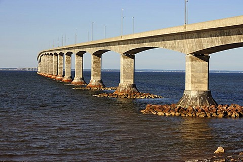 Confederation Bridge between mainland New Brunswick and Prince Edward Island, Canada, North America