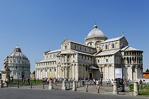 Duomo Santa Maria Assunta cathedral and Baptistery, Piazza dei Miracoli, Pisa, Tuscany, Italy, Europe