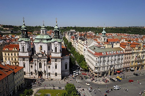 St. Nicholas Church in the Old Town Square, Staromestske namesti, Prague, Czech Republic, Europe