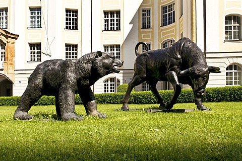 Bull and Bear, symbols for rising and dropping stock exchange prices, Munich, Bavaria, Germany, Europe