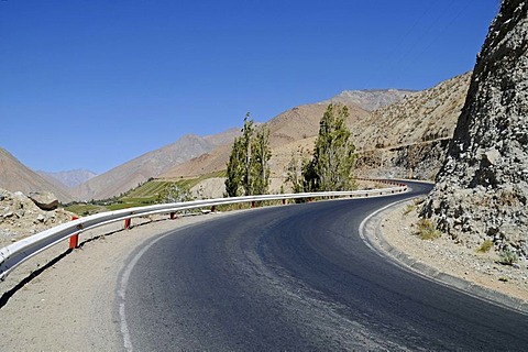 Mountain road, bend, desert mountains, Monte Grande, Vicuna, Valle d'Elqui, Elqui Valley, La Serena, Norte Chico, northern Chile, Chile, South America