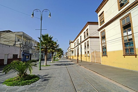 Avenue Baquedano, historic buildings, wooden houses, Iquique, Norte Grande, Northern Chile, Chile, South America