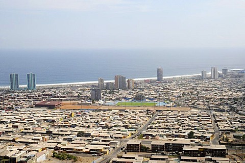 Iquique cityscape with buildings, the sea and the coastline, Iquique, Norte Grande region, Northern Chile, Chile, South America