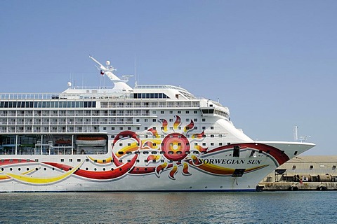 Norwegian Sun, Norwegian cruise ship, passenger ship, Arica, Norte Grande, northern Chile, Chile, South America