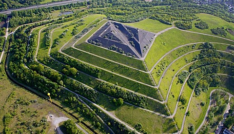 Aerial view, mine Hugo I 1, 2, with Halde Runge heap and view point, Schachtzeichen RUHR.2010, Gelsenkirchen, Ruhrgebiet region, North Rhine-Westphalia, Germany, Europe