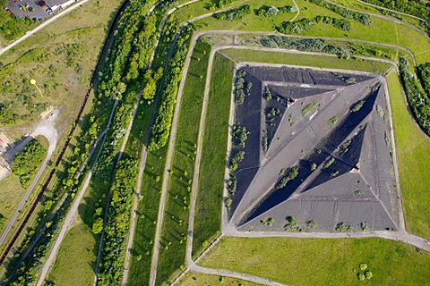 Aerial view, mine Hugo I 1, 2, with Halde Runge heap and view point, Schachtzeichen RUHR.2010, Gelsenkirchen, Ruhrgebiet region, North Rhine-Westphalia, Germany, Europe