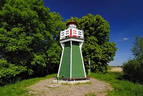 Lighthouse on Bunthaeuser Spitze in Wilhelmsburg, Hamburg, Germany, Europe