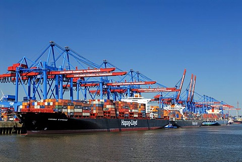 Container freighters at Container Terminal Altenwerder in Hamburg, Germany, Europe