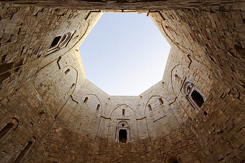 Castel del Monte, built by Holy Roman Emperor Frederick II of Hohenstaufen, UNESCO World Heritage Site, Apulia, Puglia, Italy, Europe