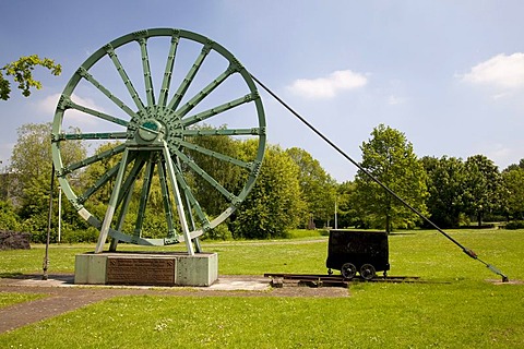 Pulley as a monument to the memory of the Dortmund coal mining industry, Dortmund, Ruhr area, North Rhine-Westphalia, Germany, Europe