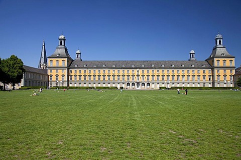 University and Hofgarten park, former electoral palace, Bonn, Rhineland, North Rhine-Westphalia, Germany, Europe