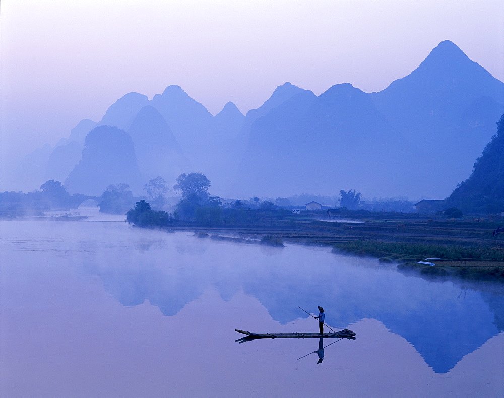 Typical scenery of limestone mountains and River Li at dawn, Guilin, Yangshou, Guangxi Province, China, Asia