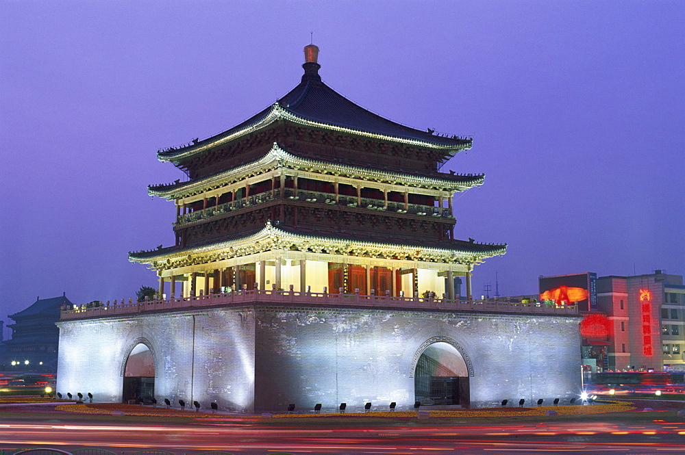 Night view of the Bell Tower, Qing Dynasty, city centre, Xian, Shaanxi Province, China, Asia