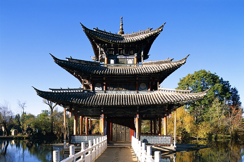 Deyue Pavilion, Ming Dynasty pagoda, Black Dragon Pool Park, Lijiang, UNESCO World Heritage Site, Yunnan Province, China, Asia