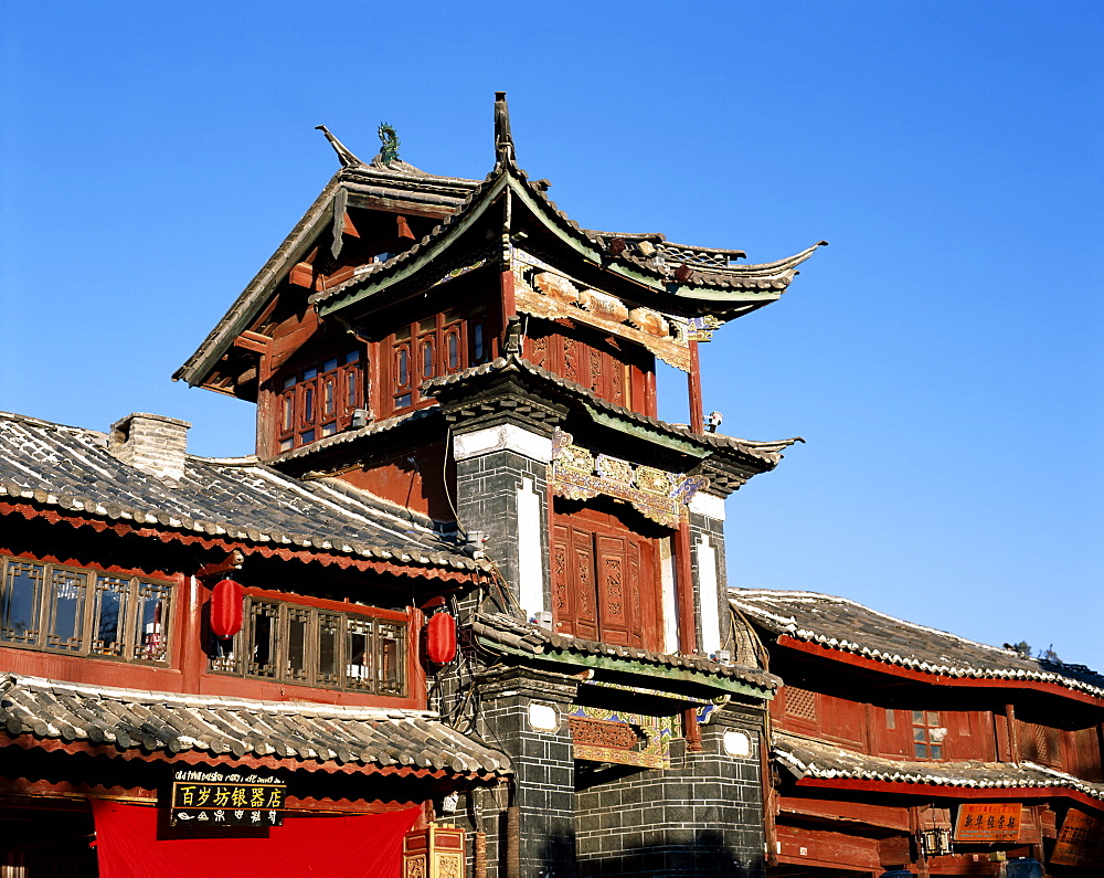 Old wooden building in Old Town, UNESCO World Heritage Site, Lijiang, Yunnan Province, China, Asia