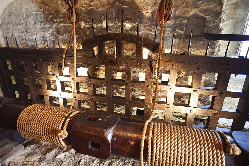 Traitors Gate drawbridge, Tower of London, London, England, United Kingdom, Europe