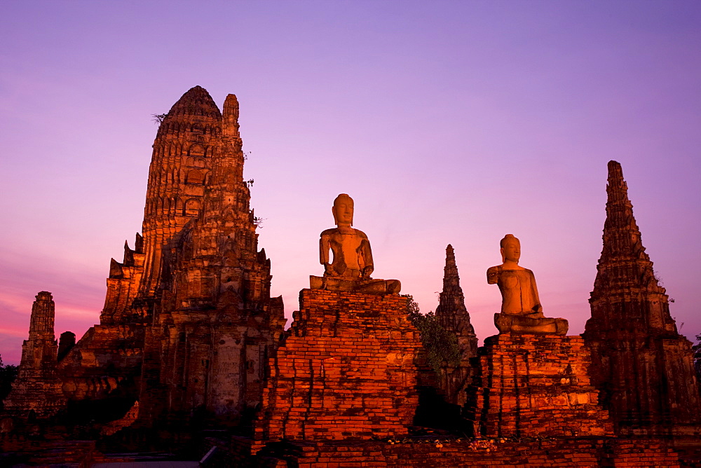 Wat Chai Wattanaram at dusk, UNESCO World Heritage Site, Ayutthaya Historical Park, Ayutthaya, Thailand, Southeast Asia, Asia