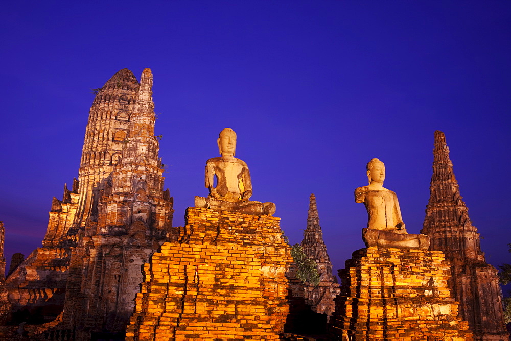 Wat Chai Wattanaram at dusk, UNESCO World Heritage Site, Ayutthaya Historical Park, Ayutthaya, Thailand, Southeast Asia, Asia