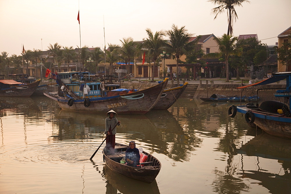 Thu Bon River at sunrise, Hoi An, UNESCO World Heritage Site, Vietnam, Indochina, Southeast Asia, Asia