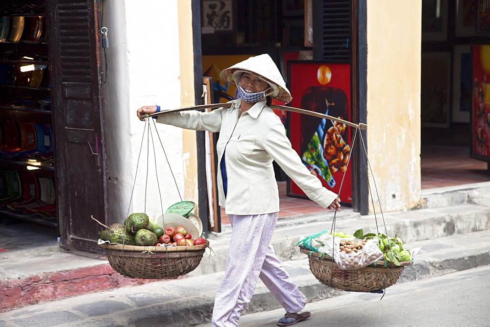 Fruit vendor, Hoi An, Vietnam, Indochina, Southeast Asia, Asia