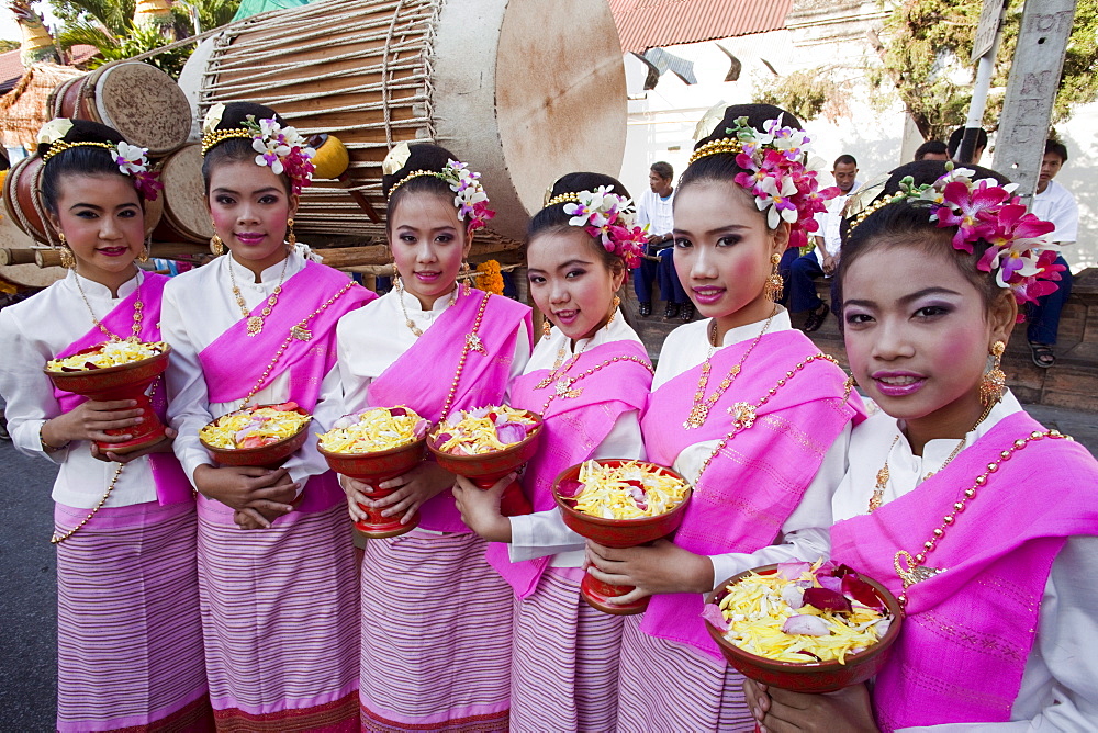 Girls in traditional Thai dress, Chiang Mai Flower Festival, Chiangmai, Thailand, Southeast Asia, Asia