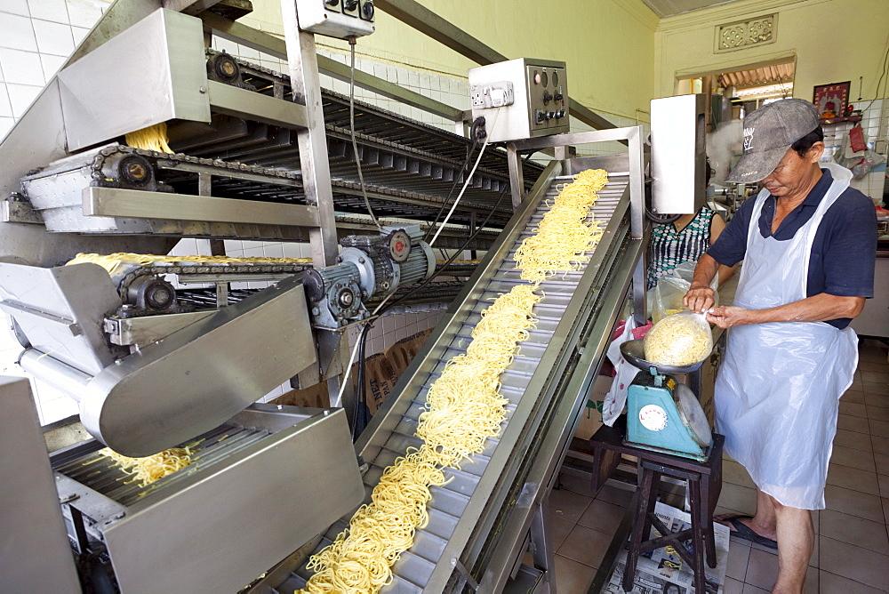 Noodle making machine, Chinatown, Singapore, Southeast Asia, Asia