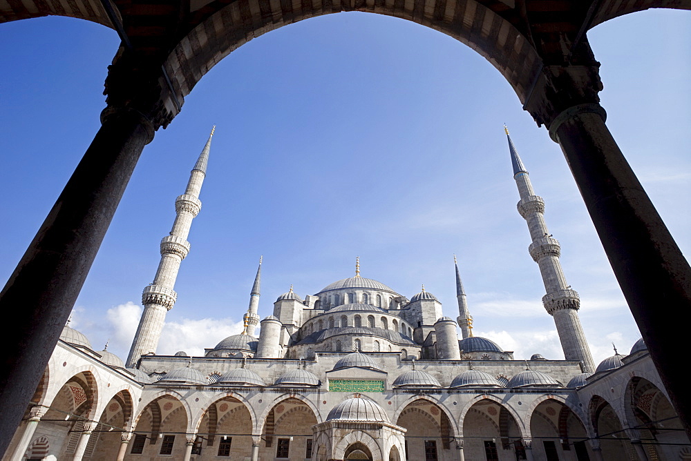 Blue Mosque (Sultan Ahmet Camii), Istanbul, Turkey, Europe