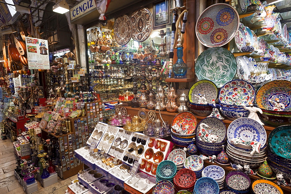 Ceramic crockery display, Grand Bazaar, Sultanahmet, Istanbul, Turkey, Europe