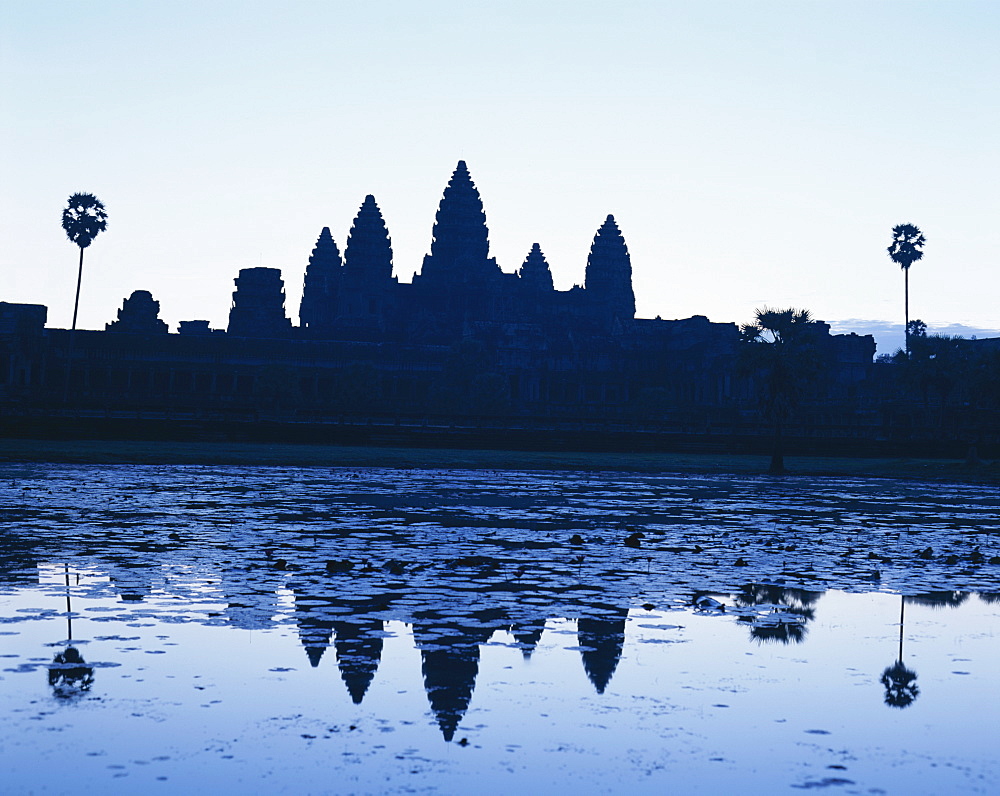 Silhouette at dawn of Angkor Wat, UNESCO World Heritage Site, Siem Reap, Cambodia, Indochina, Southeast Asia, Asia